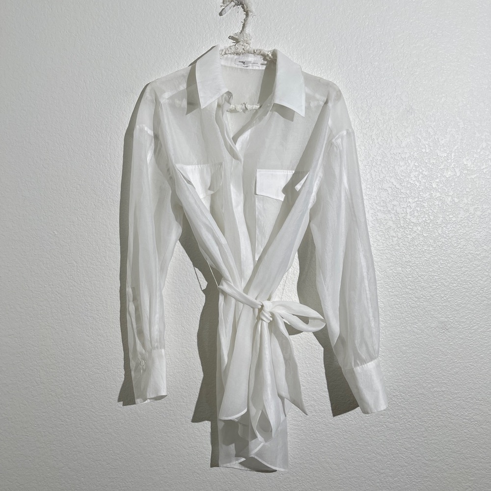 Successful Queen Sheer Tie Waist
Top - White